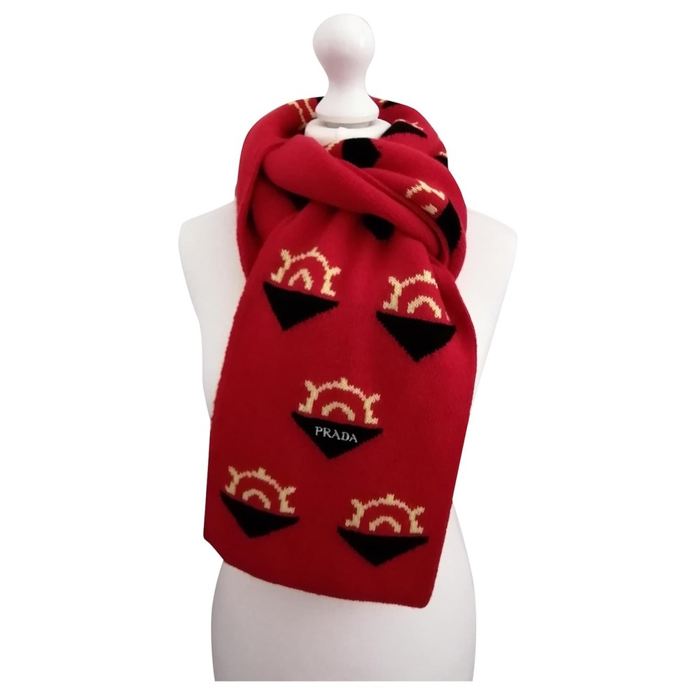 🔥 NWT Prada Red Wool & Cashmere Scarf — Bold Graphic Motif & Intarsia Logo 🔥